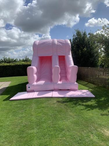 https://www.childrensfurniturehire.co.uk/